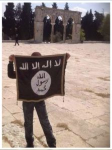 ISIS flag flown near Al-Aqsa Mosque in Jerusalem. (Temple Institute)