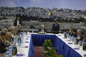 Palestinian President Mahmud Abbas (C) speaks during an emergency meeting with his leadership in Ramallah. (Issam Rimawi/Flash90)