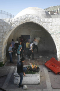Palestinian violence at Joseph's Tomb