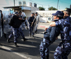Palestinian policemen loyal to Hamas