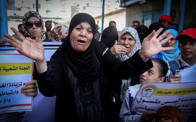 Gaza merchants protest new Hamas shakedown tax