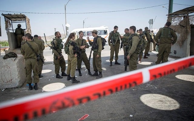 Palestinian terrorist shot while attempting to stab IDF soldiers