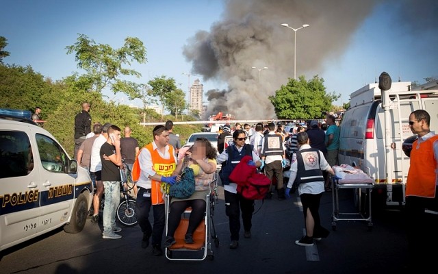Jerusalem bus bomber dies of wounds, Hamas praises his horrific attack