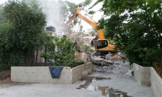Israeli authorities demolish illegal Palestinian homes in Jerusalem