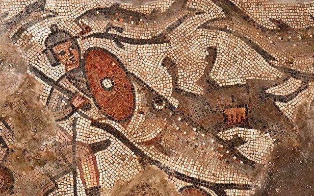 Ancient mosaics, coins found in synagogue ruins