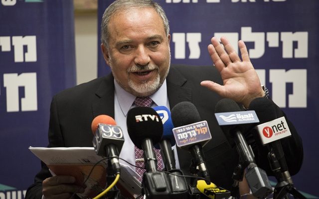 Liberman questions sincerity of ministers calling for pardon of soldier