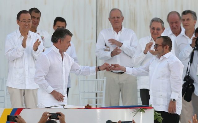 Colombia signs historic peace agreement with FARC rebels