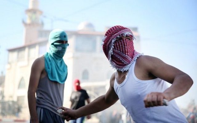 Palestinians attack Israelis during Yom Kippur