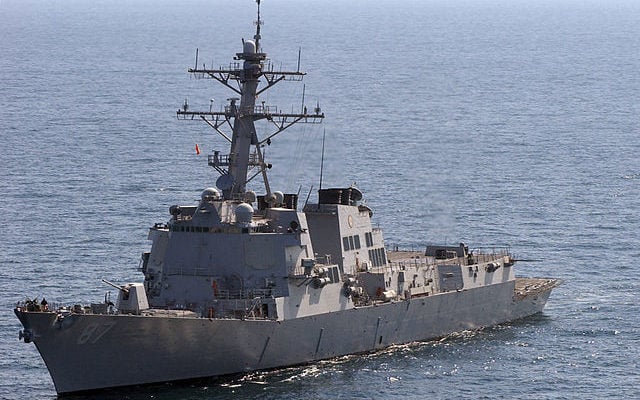 Yemen rebels fire missiles at US Navy ship