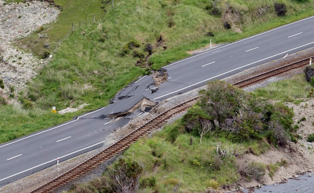 2 dead after New Zealand hit by earthquake