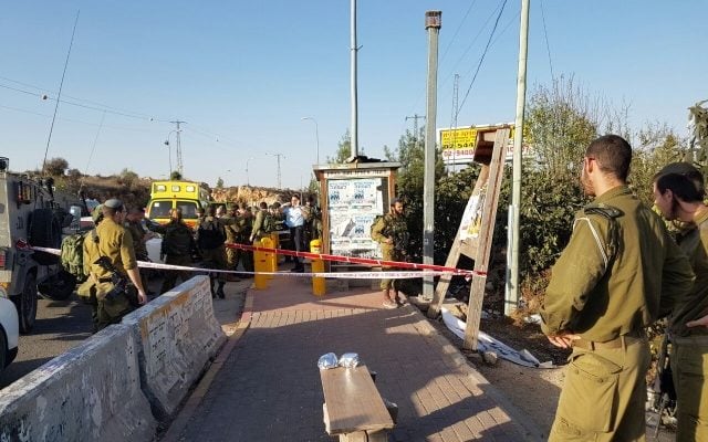 Palestinian terrorist shot while attempting to stab Israelis