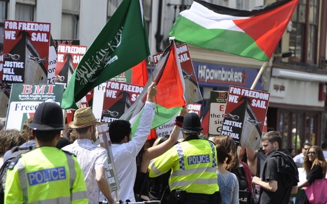 Growing opposition to boycotts on Israel in UK, poll shows