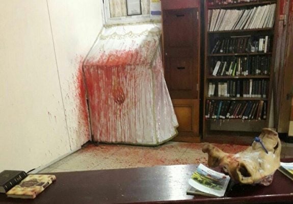 Antisemites throw pig’s head into gravesite of rabbi in Ukraine, attack worshipers