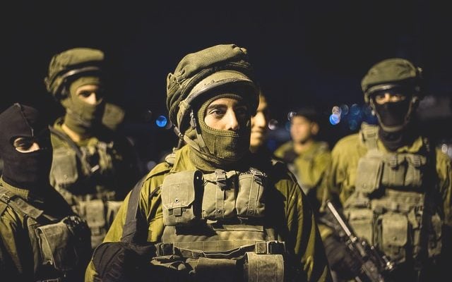 Israeli forces arrest  Palestinian smuggling network
