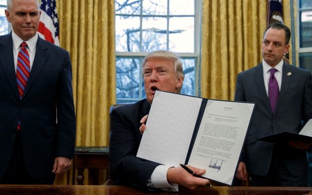 Trump pulls US out of big Asia trade deal