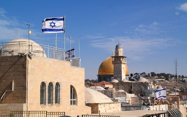 US senators present bill to obligate president to move embassy to Jerusalem
