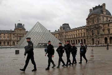 French police Louvre