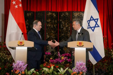 Netanyahu with Singapore PM Lee Hsien Loong