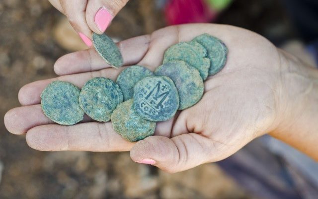 1,400-year-old rare coin treasure chanced upon in Israel