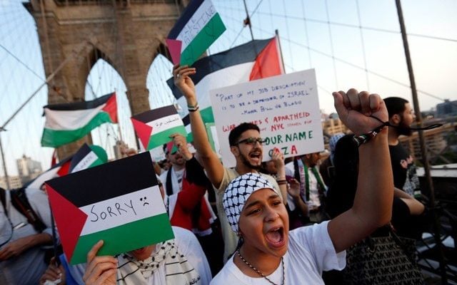 Hamas supporters block Brooklyn Bridge