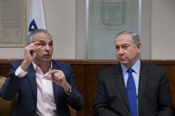 Israeli Defense Minister argues on behalf of maintaining coalition