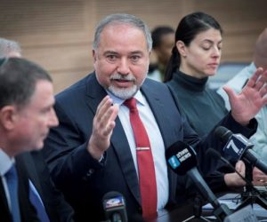 Israeli Defense Minister argues on behalf of maintaining coalition