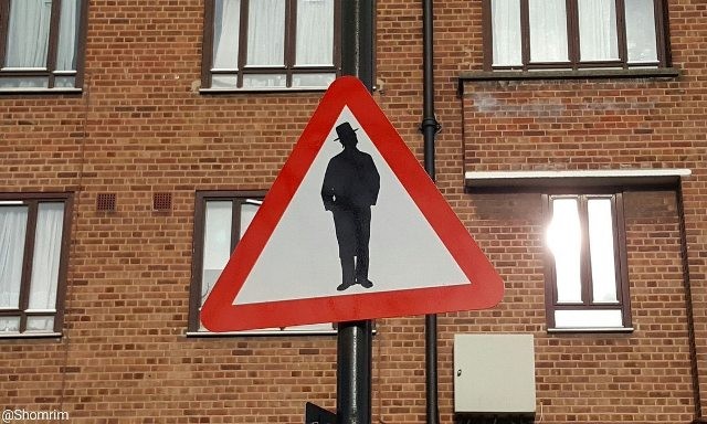 Offensive ‘Beware of Jews’ sign found in London; perpetrator arrested