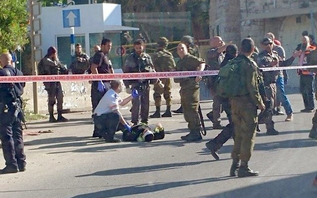 Terrorist shot attempting to stab IDF soldiers
