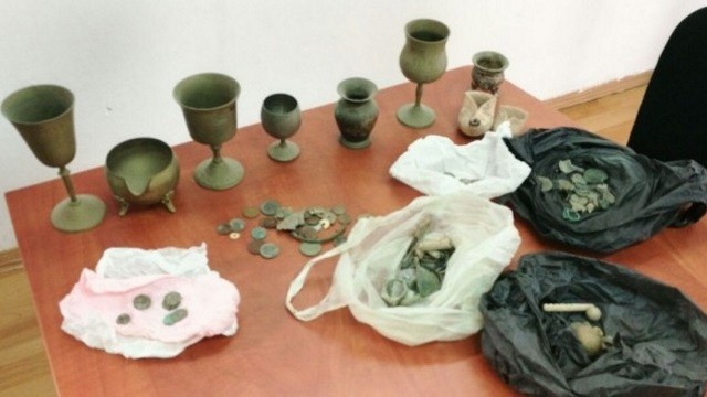 Police recover rare antiques stolen by Palestinian thief