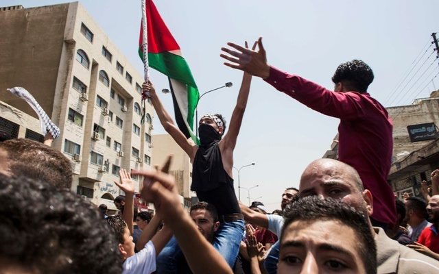 Jordanians demand closure of Israeli embassy, cancellation of peace treaty