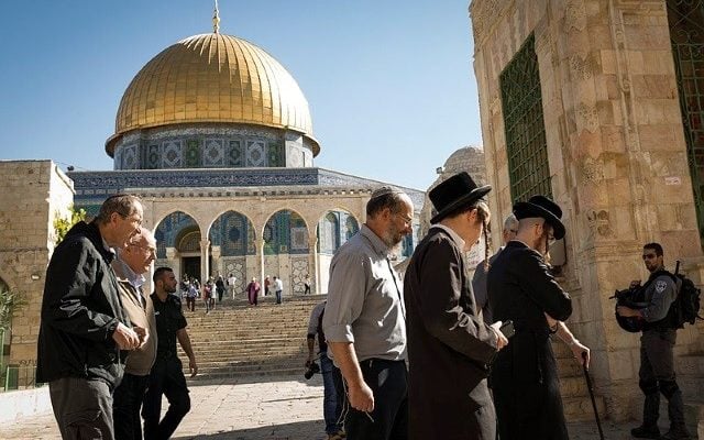 Jews return to Temple Mount without Muslim escorts
