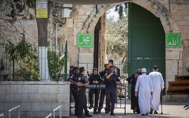 Palestinians end boycott of Temple Mount