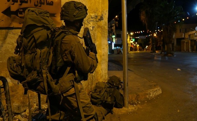 IDF arrests Hamas operative, confiscates funds