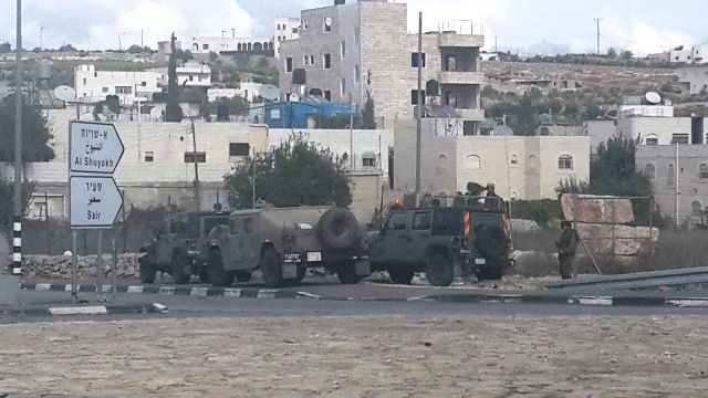 Palestinian terrorist wounds 2 IDF soldiers in car attack