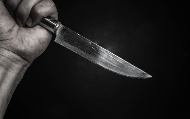 Knife-wielding man arrested near London synagogue