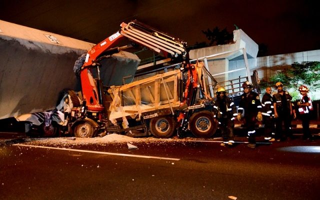 Bridge collapses on Tel Aviv highway, driver killed