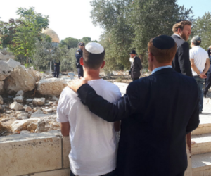 Yehudah Glick visits the Temple Mount with his son Shlomo. (Yehudah Glick/Twitter)