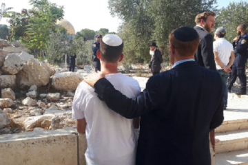 Yehudah Glick visits the Temple Mount with his son Shlomo. (Yehudah Glick/Twitter)