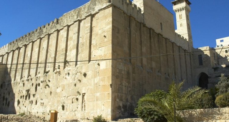 Elevator to be installed at Tomb of the Patriarchs, despite PA’s objection