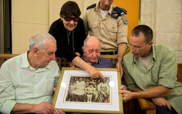 102-year-old Holocaust survivor reunites with newly discovered nephew