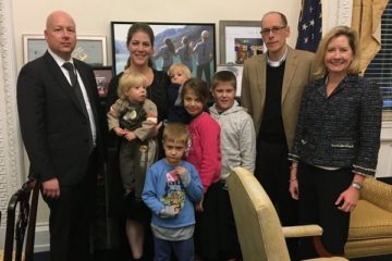 Jason Greenblatt (L) and the Salomon family. (Jason Greenblatt Twitter)