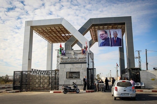Hamas hands over control of Gaza crossings to Palestinian Authority
