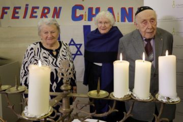Holocaust survivors Chanukah