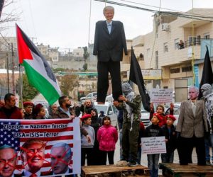 Palestinians hang effigies of Mike Pence and Donald Trump. (Wisam Hashlamoun/Flash90)