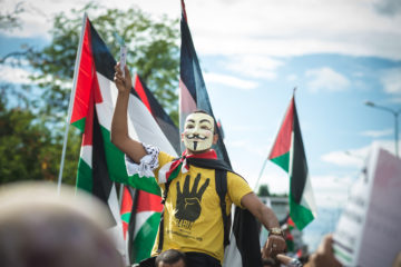 Anti-Israel protesters. (shutterstock)