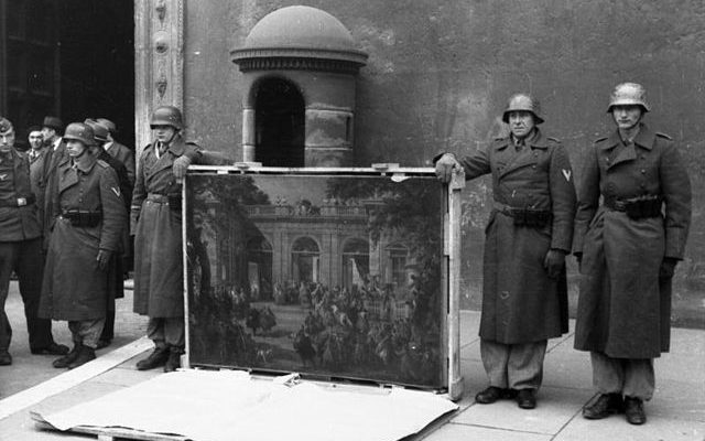 Louvre displays Nazi-looted art, hopes to find owners