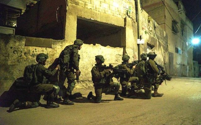 Heavy clashes as IDF hunts for terrorist in Shechem