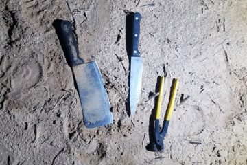 Knives and a metal cutter confiscated from on Palestinians. (IDF Spokesperson)