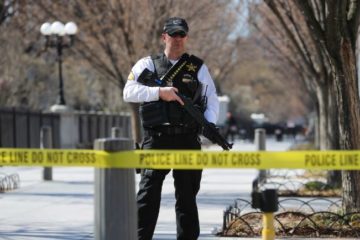 Man shoots himself outside White House