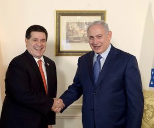 PM Netanyahu meets with Paraguay President Horasio Cartes